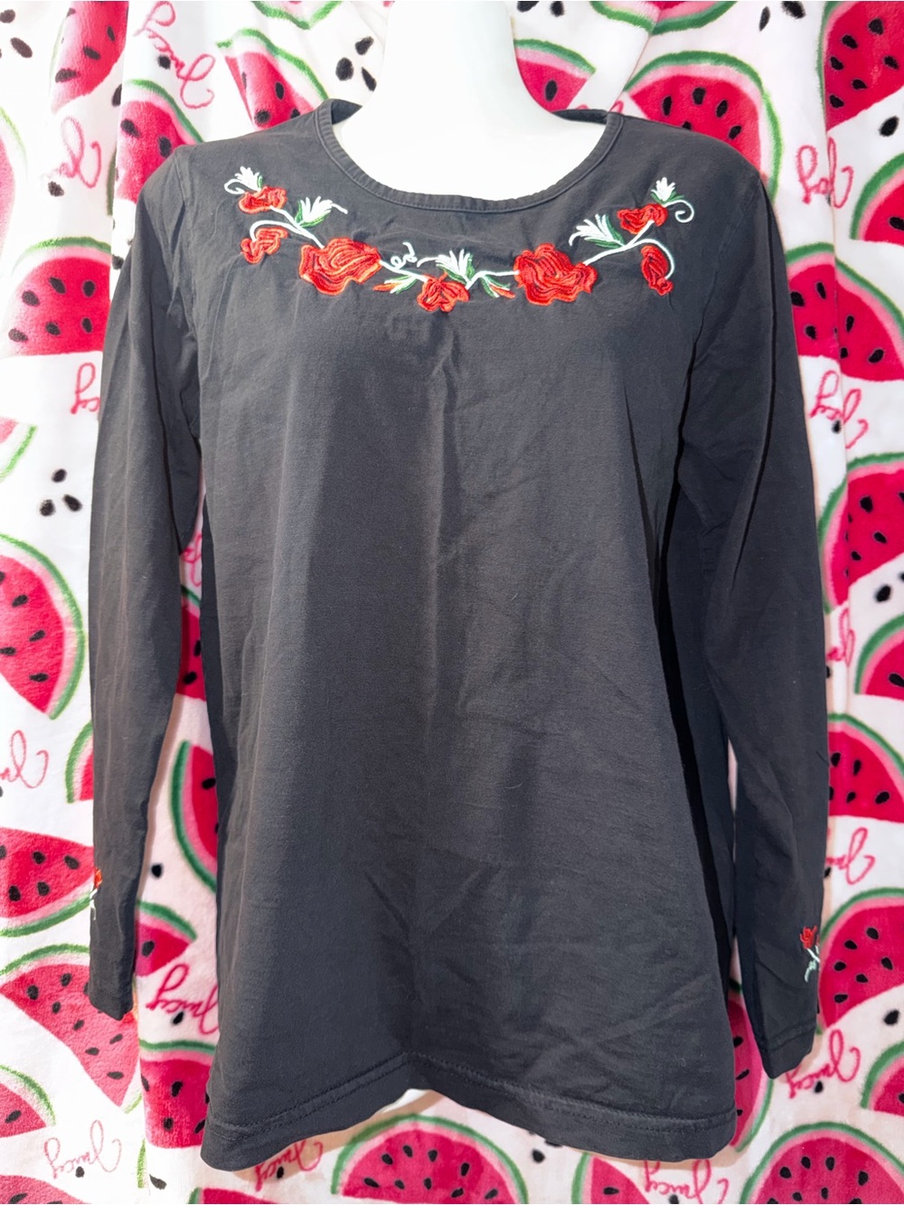 🖤 Long-Sleeve Tee with Floral Embroidery